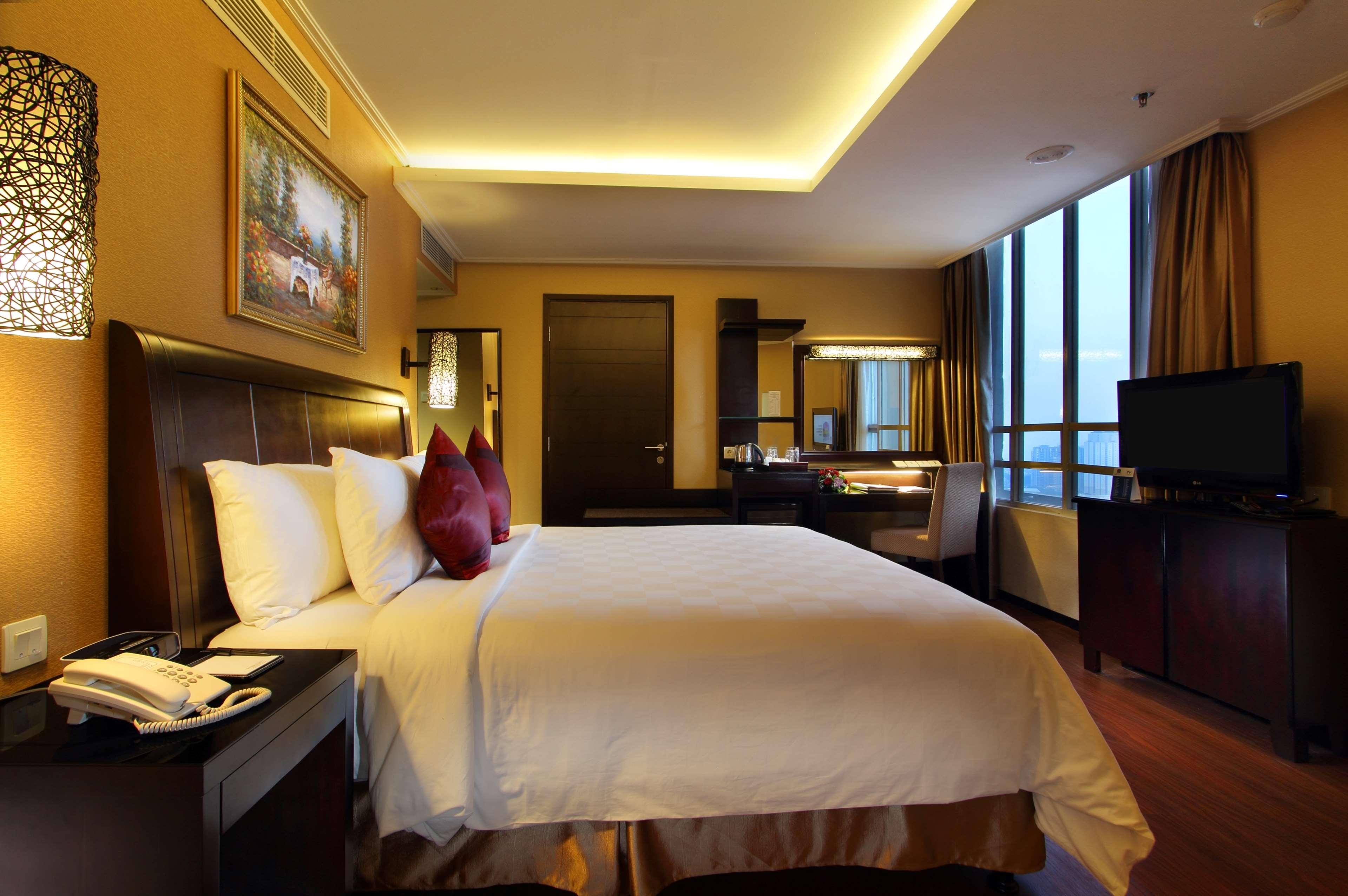Best Western Mangga Dua Hotel & Residence Jacarta Exterior foto